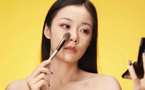 创始人辞去CEO，那个估值12亿美金的美妆独立站怎么样了？