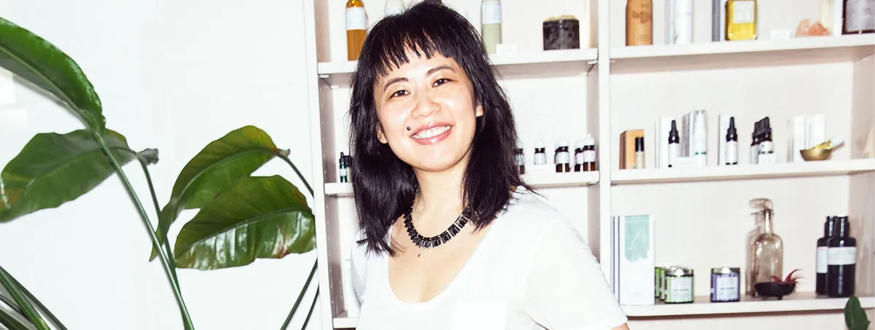 海外红人营销|估值超2亿！美女老板靠百元刮痧板让欧美人疯狂！