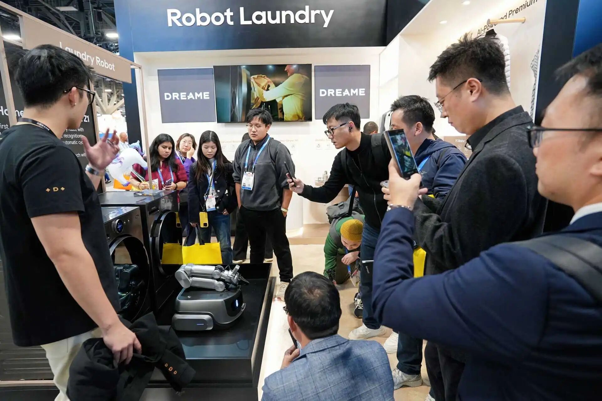 CES2026:追觅、MOVA、石头、科沃斯、云鲸、九号、星迈、魔法原子、星空计划等中国科技军团闪耀全球!