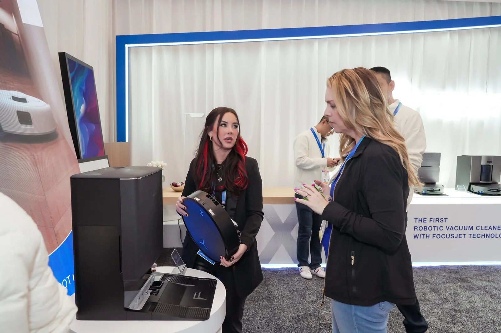 CES2026:追觅、MOVA、石头、科沃斯、云鲸、九号、星迈、魔法原子、星空计划等中国科技军团闪耀全球!