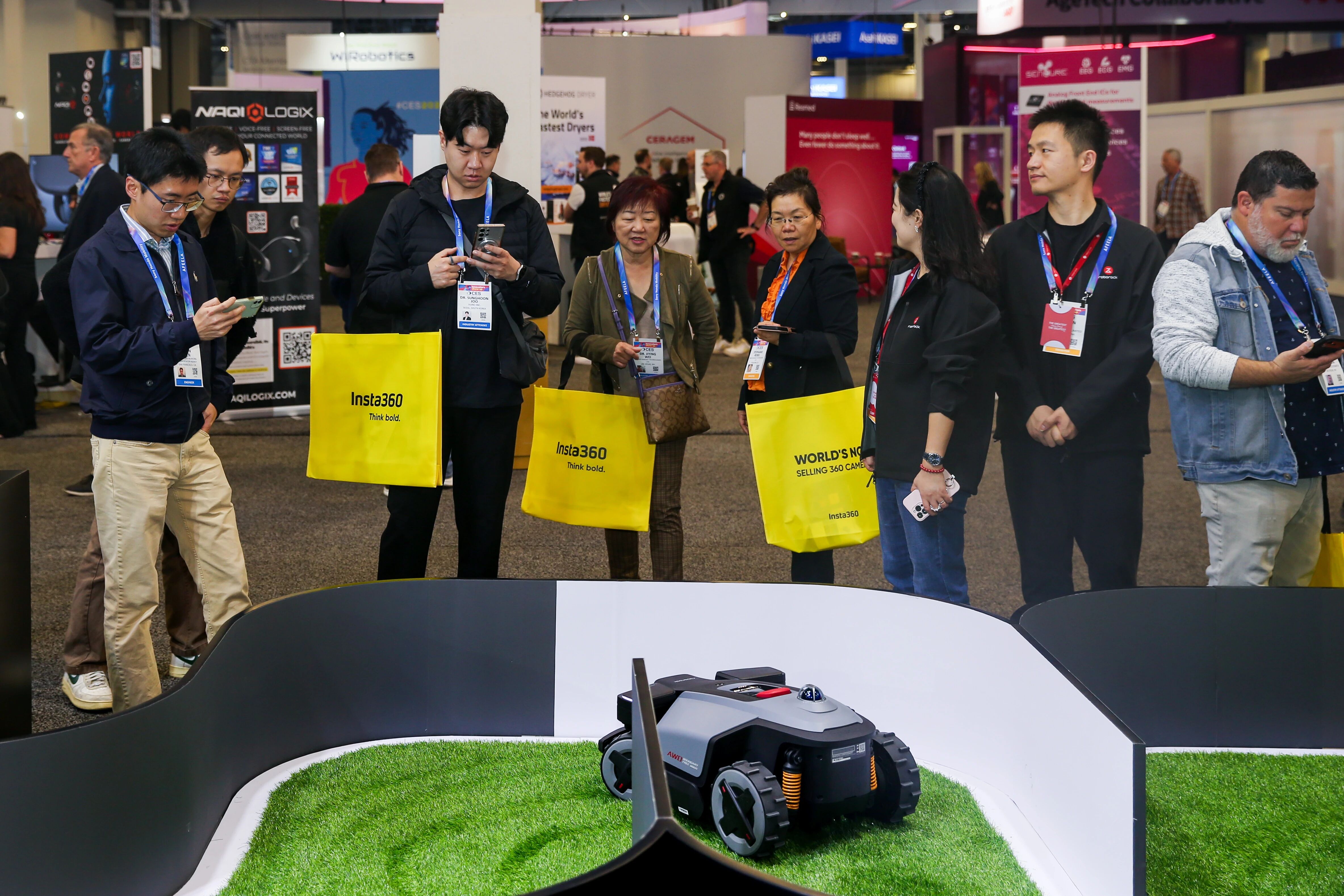 CES2026:追觅、MOVA、石头、科沃斯、云鲸、九号、星迈、魔法原子、星空计划等中国科技军团闪耀全球!