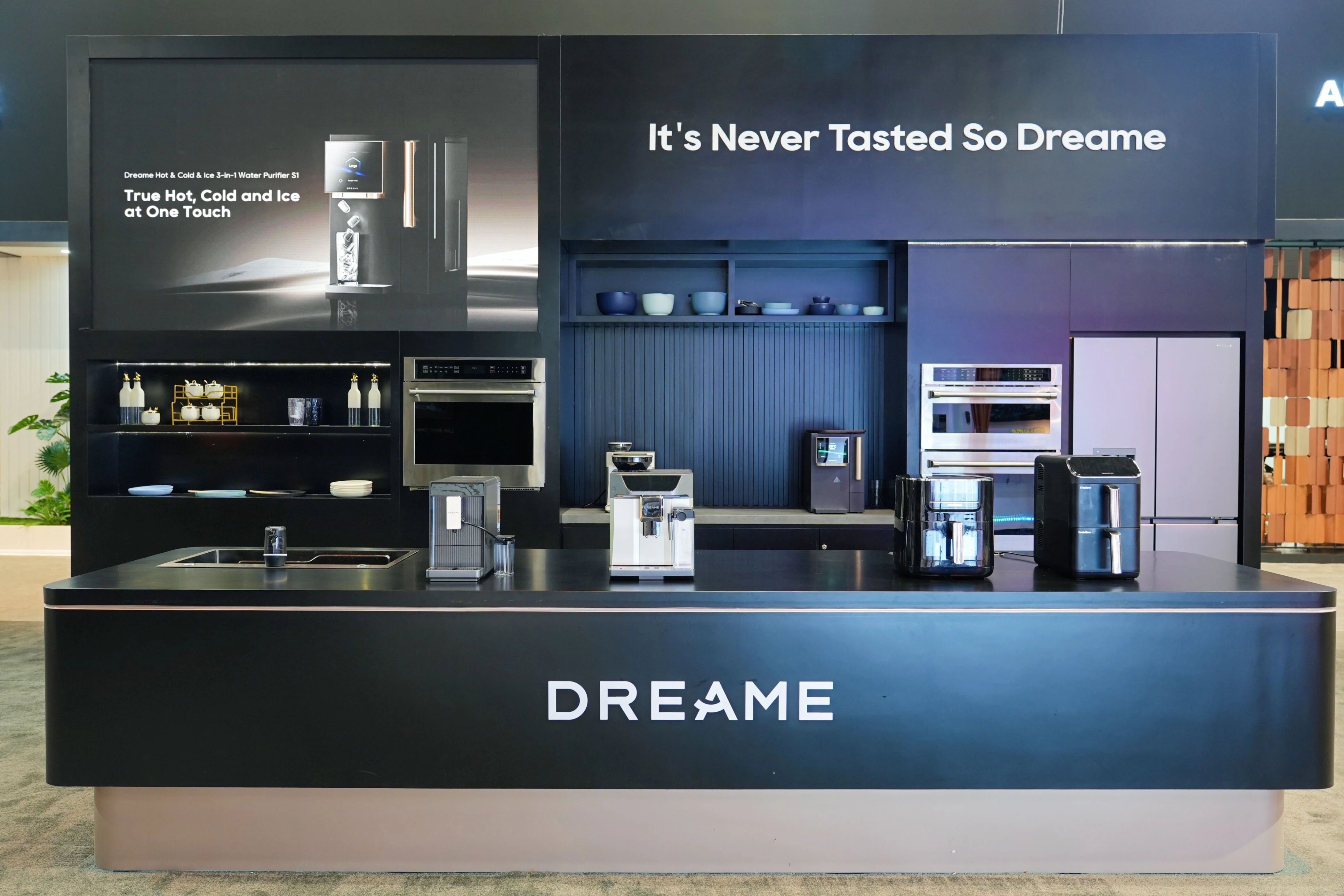 CES2026:追觅、MOVA、石头、科沃斯、云鲸、九号、星迈、魔法原子、星空计划等中国科技军团闪耀全球!