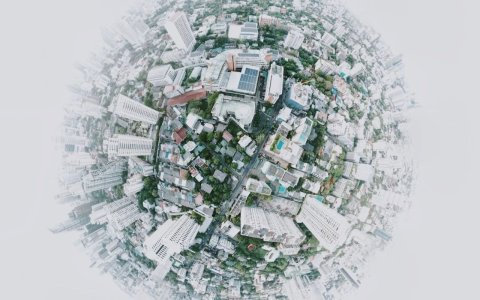 短剧协作平台AniShort完成近亿元融资，创赛道单笔纪录；点众披露年收入145亿，将全力押注AI短剧｜一句话看出海新鲜事