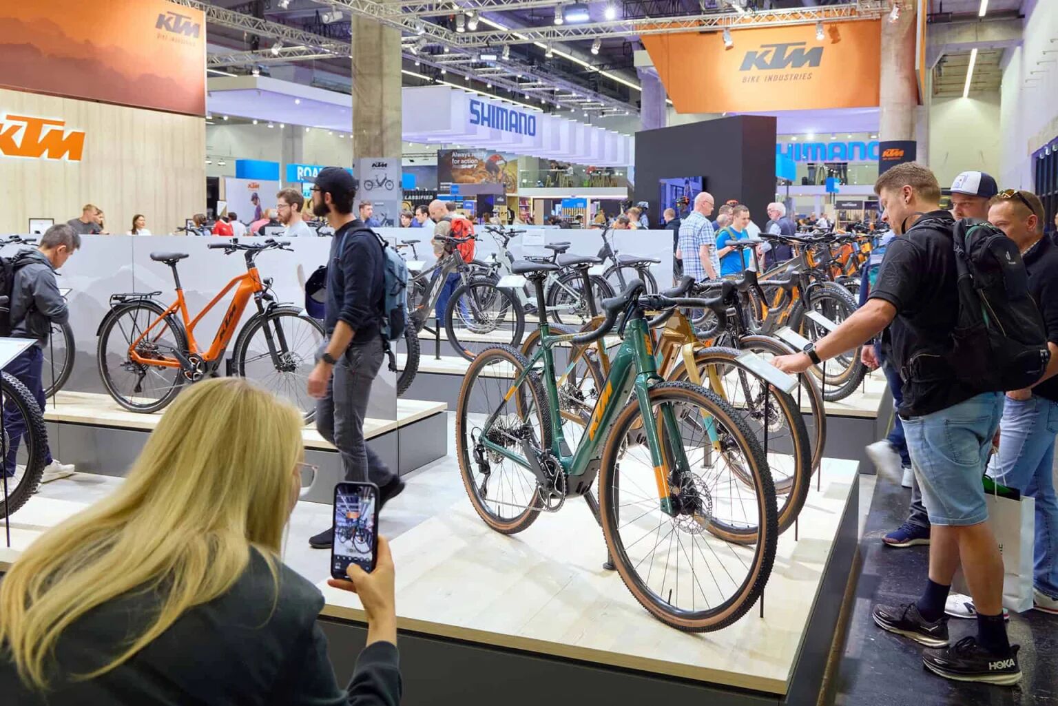 快讯 | Eurobike举办改为“两年一届”;迪卡侬入股Brompton;Rad Life Mobility 收购 QuietKat