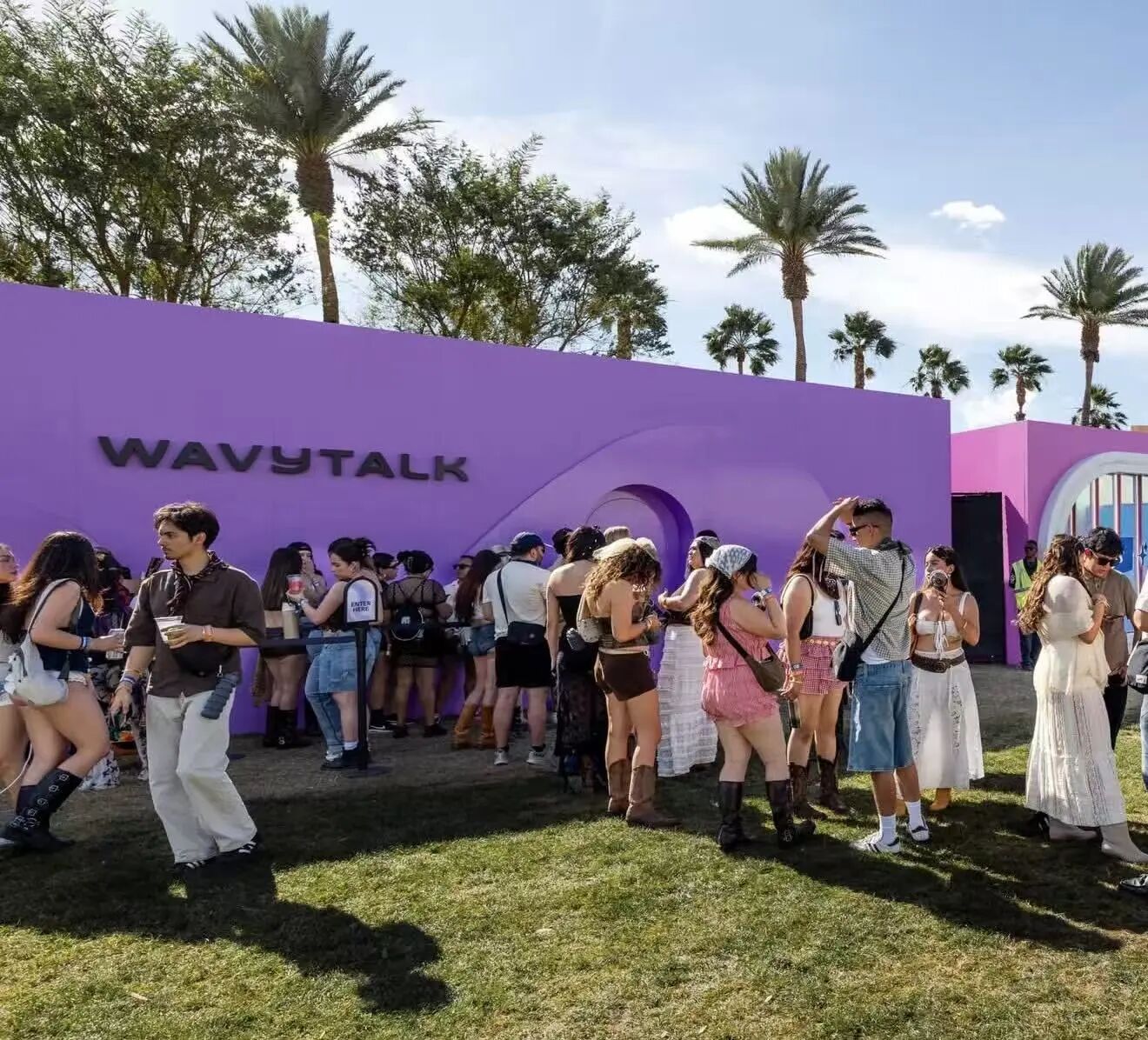 Wavytalk:3年2亿美元,一门在评论区长出来的美发生意