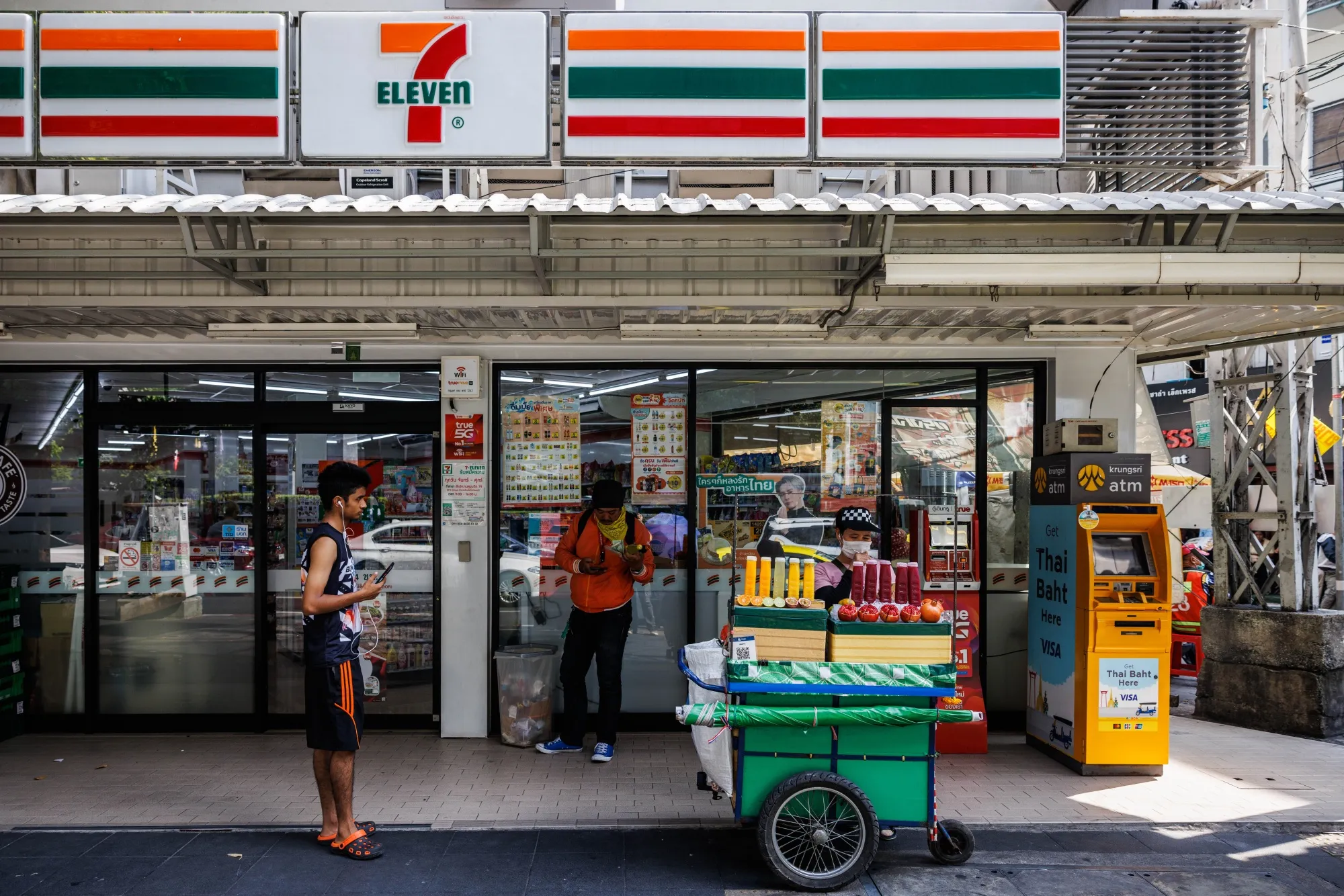 7-Eleven的东南亚生意经:Berjaya、CP All、如何靠一块招牌玩转三个国家?