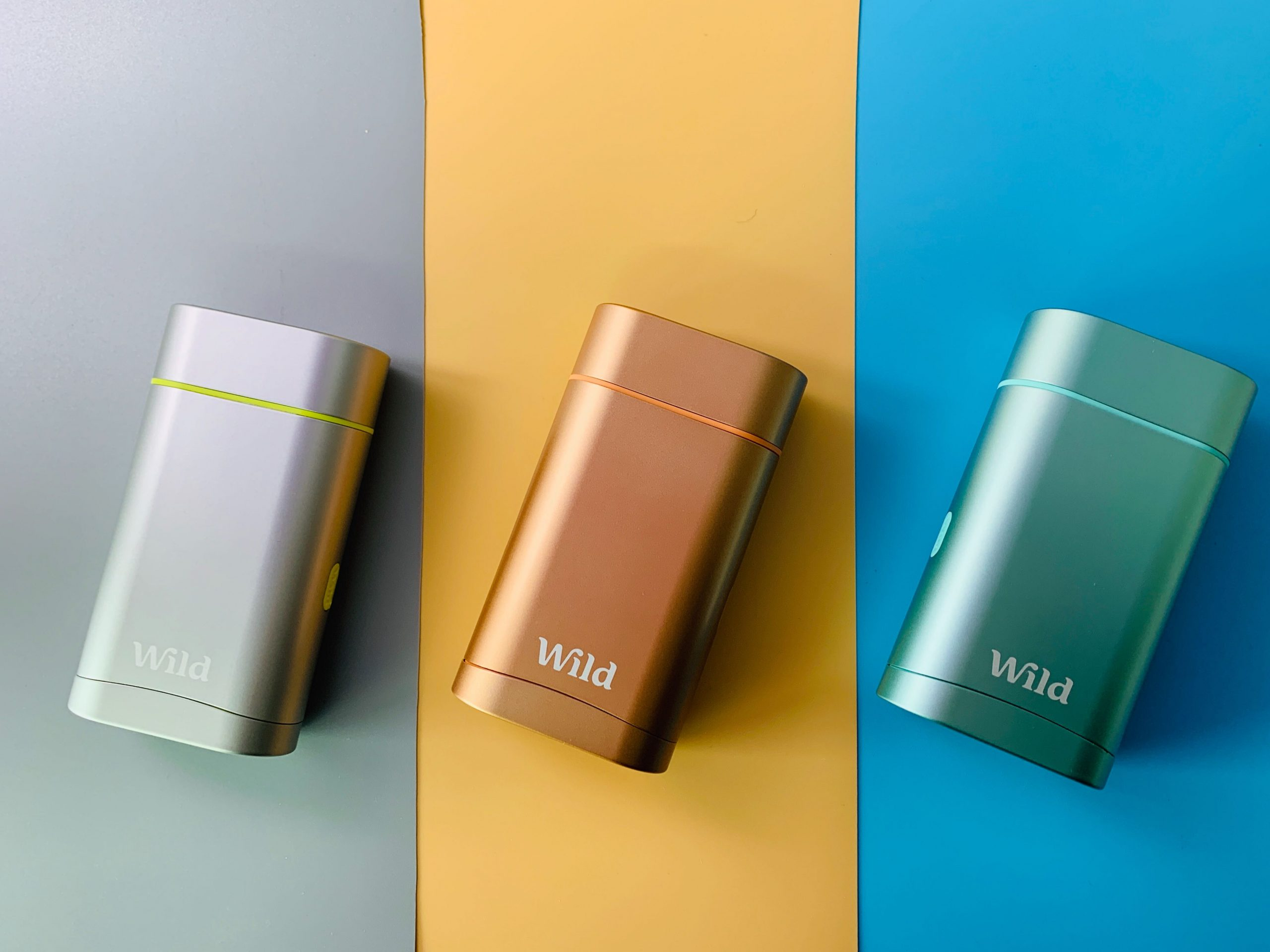一组 Wild 除臭剂与个护产品